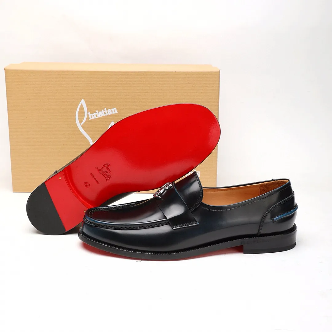 Batch 1,080 yuan 💰••New real shots••CL～High-end men’s 👔casual•loafers with red soles! ••🆑Genuine and top-quality goods from original orders ••✅💯 Purchase goods from top-quality original orders! Original imported patterned cowhide ➕Imported cowhide lining ➕Cowhide feet ➕Original leather outsole~🉑️Feel free to compare the authentic ones! Size: 38-44 (45.46.47 can be customized)